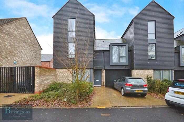 4 Bedroom Town House To Rent In Woburn View, Chelmsford, Essex, CM3