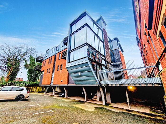 2 Bedroom Apartment To Rent In Grey Street, Prestwich, M25