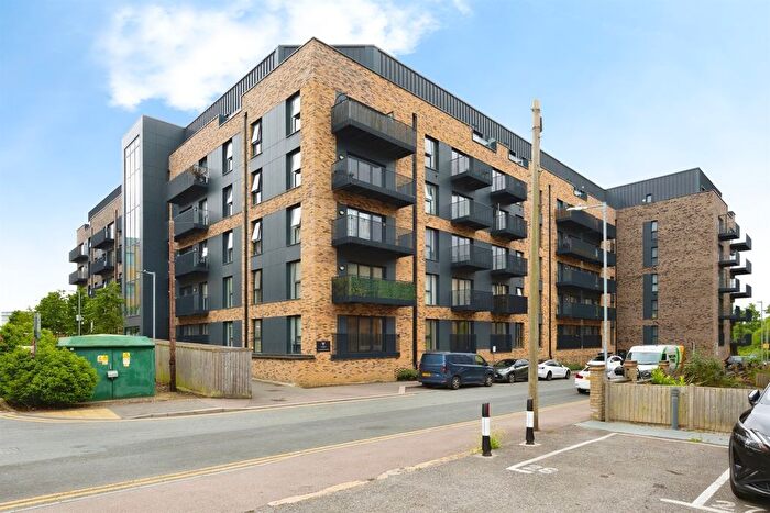 2 Bedroom Flat For Sale In George Street, Ashford, TN23