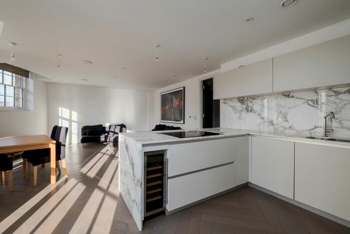3 Bedroom Flat To Rent In Webber Street, Borough, SE1