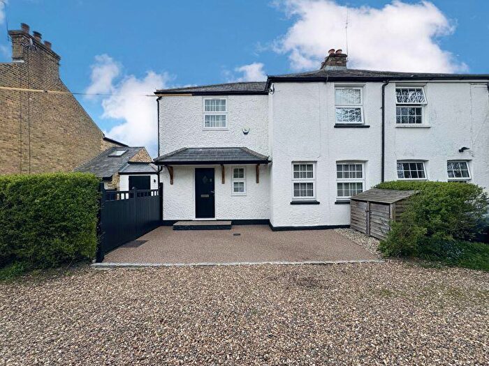 3 Bedroom Semi-Detached House For Sale In Sedgmoor Lane - Stunning Property, HP10