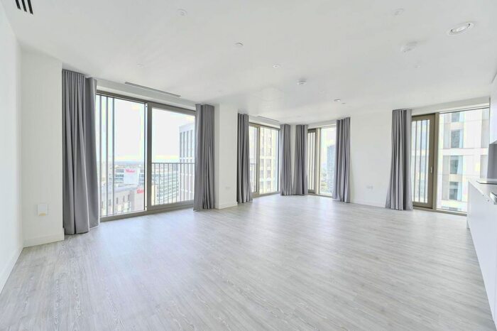3 Bedroom Flat To Rent In Harrison Building, Stratford, London, E20