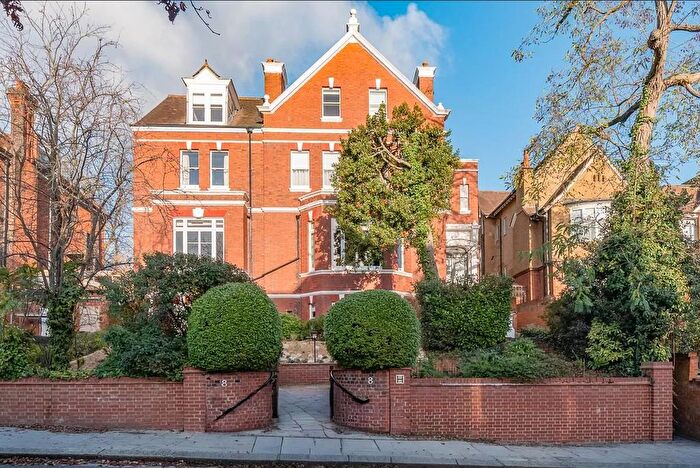 2 Bedroom Flat For Sale In Lindfield Gardens, Hampstead, London, NW3