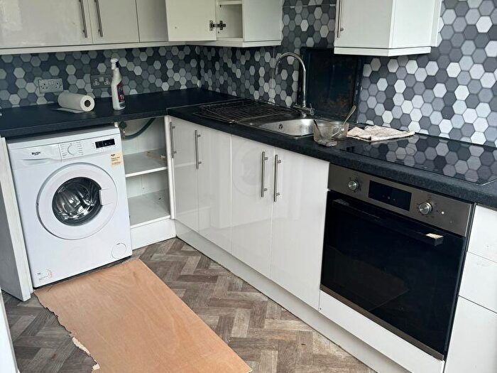 4 Bedroom Detached House To Rent In Strasburg Road, London, SW11