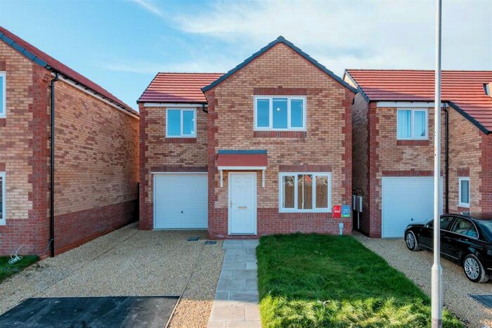 3 Bedroom Detached House To Rent In Vickers Grange, Bircotes, DN11