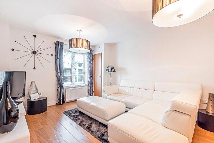 2 Bedroom Flat To Rent In Kingsquarter, Maidenhead, SL6