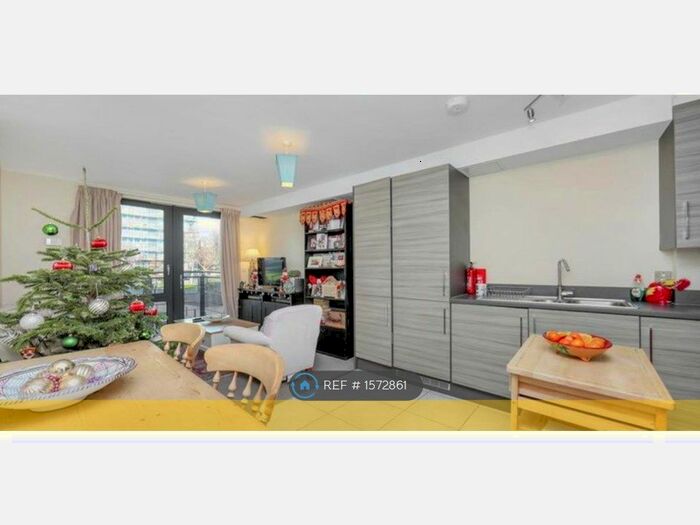 1 Bedroom Flat To Rent In Rosefield, London, N4