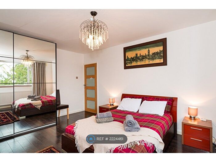 3 Bedroom Flat To Rent In Park Road High Barnet, High Barnet, Barnet, EN5