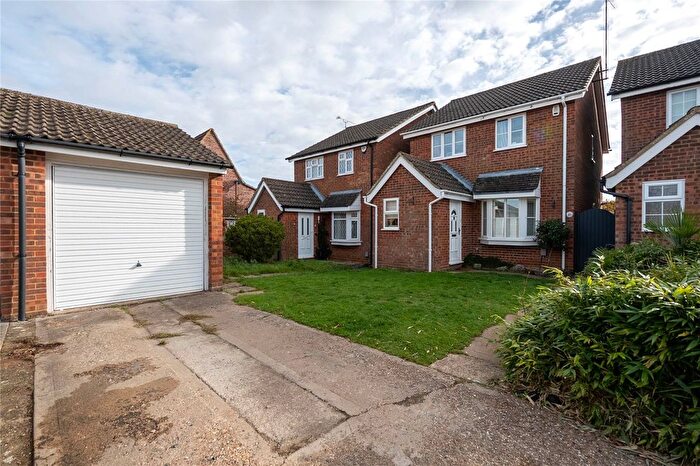 3 Bedroom Detached House For Sale In Garrett Close, Dunstable, Bedfordshire, LU6