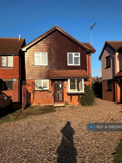3 Bedroom Detached House To Rent In Girton Court, Cheshunt, Waltham Cross, EN8