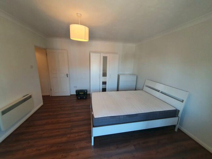 Studio To Rent In Abbeyfields Close, NW10
