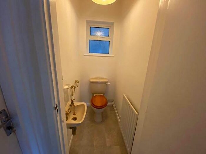 2 Bedroom Bungalow To Rent In High Street, Broughton, NN14