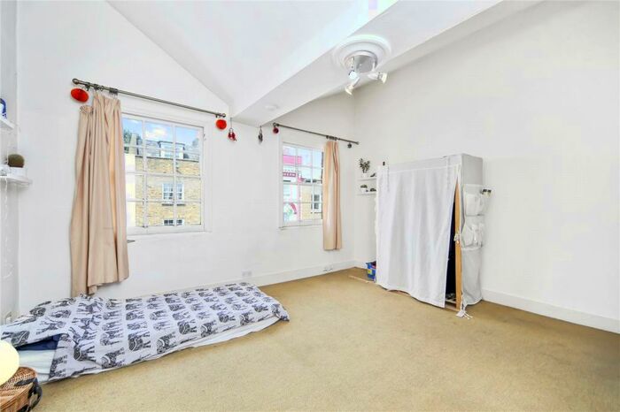 Apartment To Rent In Parkway, London, NW1