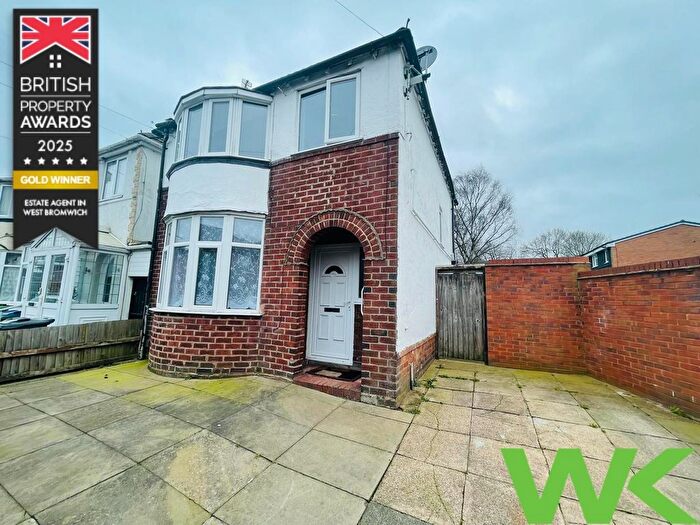 3 Bedroom Detached House To Rent In Hargate Lane, West Bromwich, B71