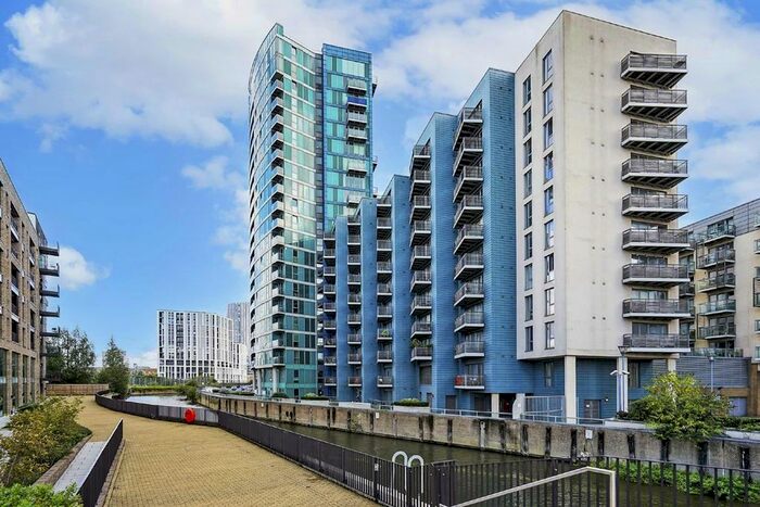 2 Bedroom Flat To Rent In High Street, London, E15