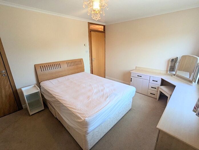 2 Bedroom Flat To Rent In Belvedere Park, Edinburgh, EH6