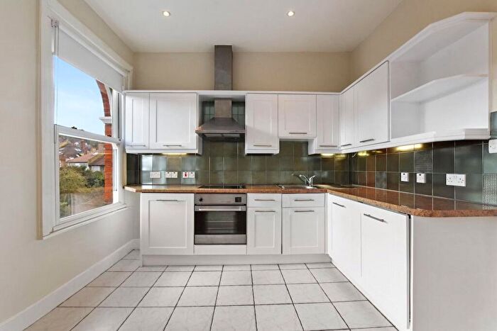 1 Bedroom Apartment To Rent In Causton Road, London, N6