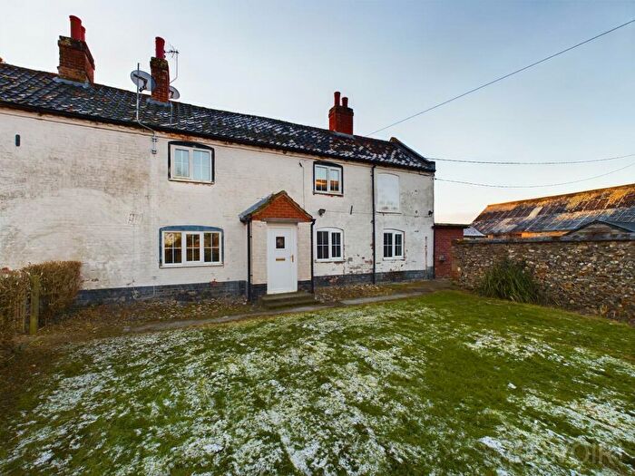 4 Bedroom Semi-Detached House To Rent In Threxton House, Threxton, IP25