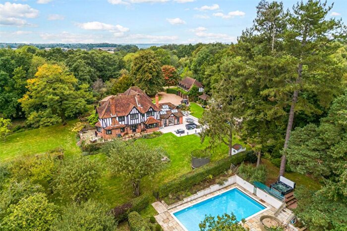 6 Bedroom Detached House For Sale In Winter Hill Road, Pinkneys Green, Berkshire, SL6