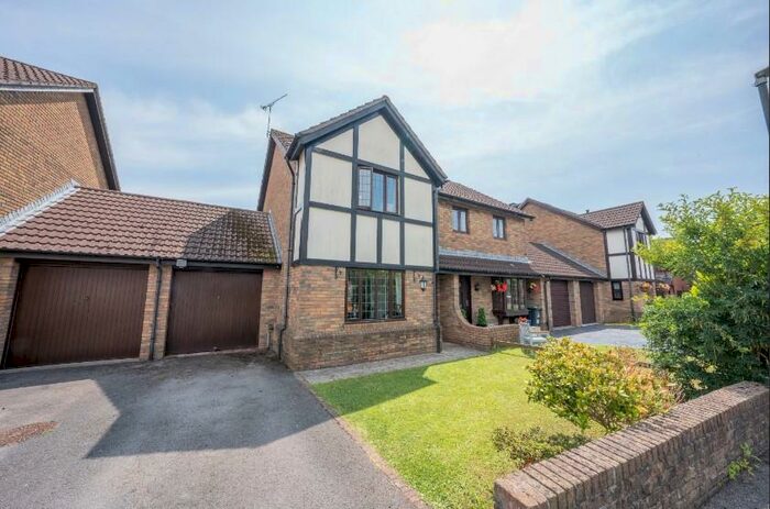 3 Bedroom Semi-Detached House To Rent In Heronston Close, NP26