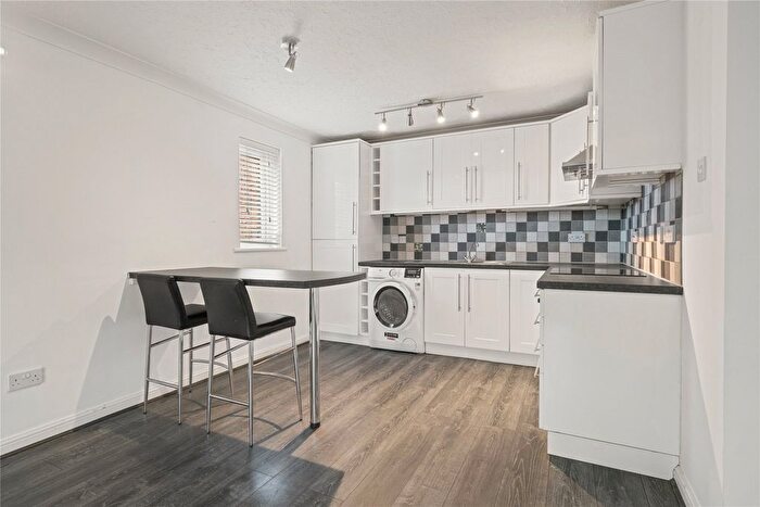 2 Bedroom Flat To Rent In Cobham Gate, Freelands Road, Cobham, Surrey, KT11