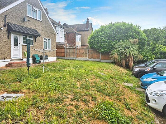 1 Bedroom Apartment For Sale In High View Avenue, Grays, RM17