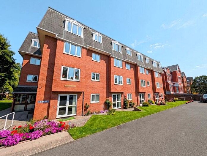 3 Bedroom Flat To Rent In Cambridge Court, Southport, Merseyside, (Retirement Apartment), PR9