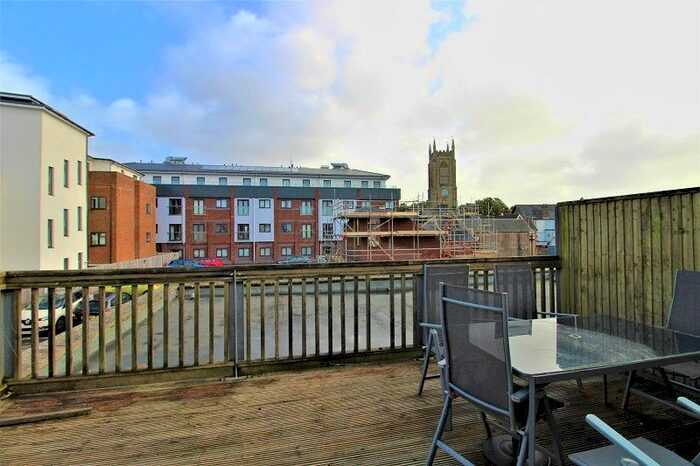 1 Bedroom Flat To Rent In A Cantelupe Road, East Grinstead, West Sussex., RH19