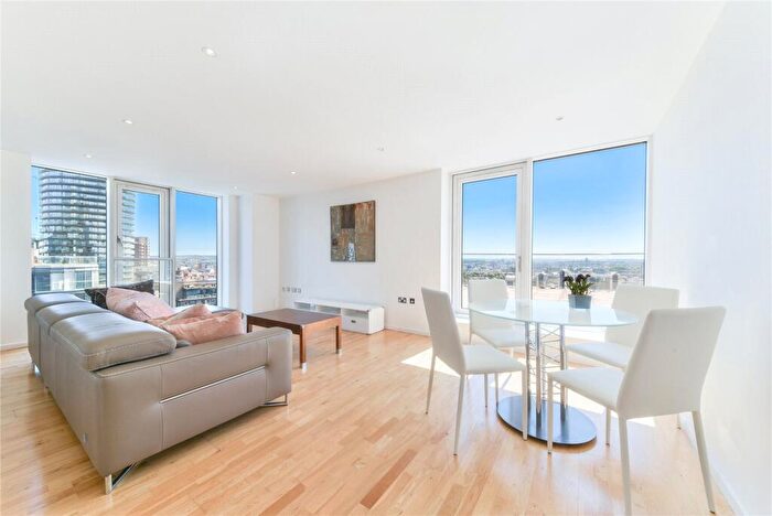 2 Bedroom Penthouse To Rent In Millharbour, Canary Wharf, London, E14