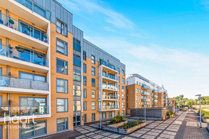 2 Bedroom Apartment For Sale In Woolners Way, Stevenage, SG1