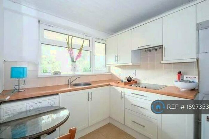 1 Bedroom Flat To Rent In Winders Road, London, SW11