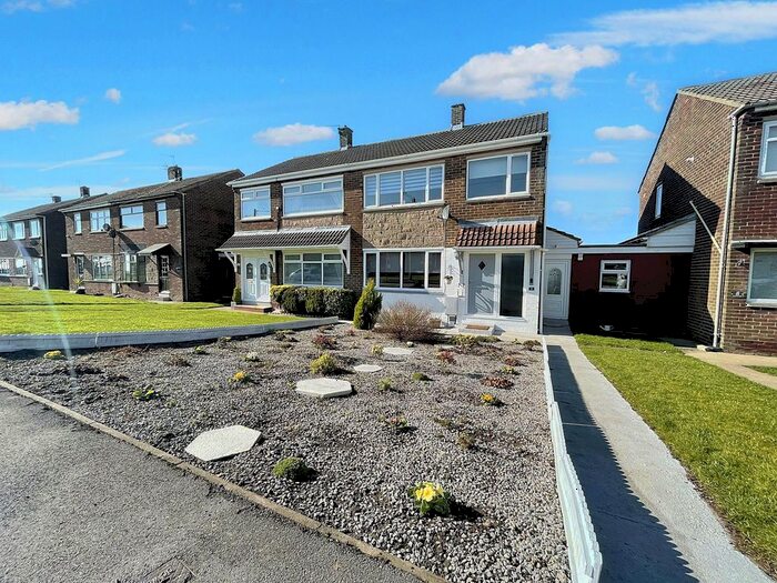 3 Bedroom Semi-Detached House For Sale In North Moor Avenue, Trimdon Colliery, Trimdon Station, TS29