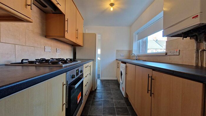 3 Bedroom Flat To Rent In South View West, Heaton, NE6