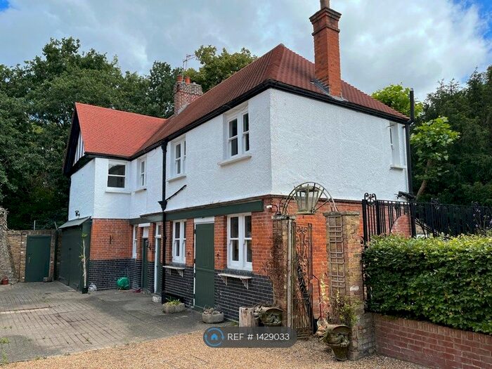 1 Bedroom Maisonette To Rent In Heathview Gardens, London, SW15