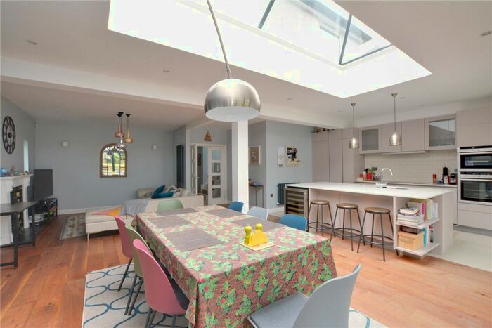 4 Bedroom Detached House To Rent In Shrewsbury Lane, London, SE18