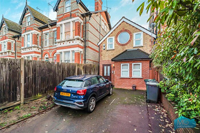 1 Bedroom Flat For Sale In Station Road, New Barnet, Hertfordshire, EN5