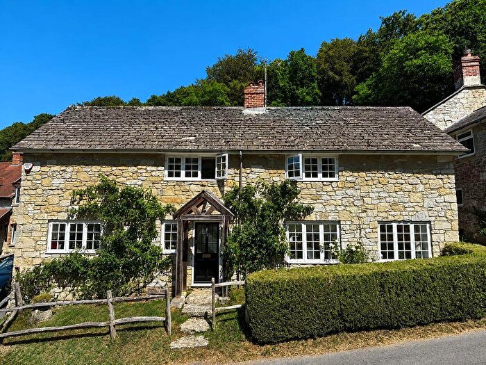 3 Bedroom Detached House For Sale In Sutton Mandeville, SP3