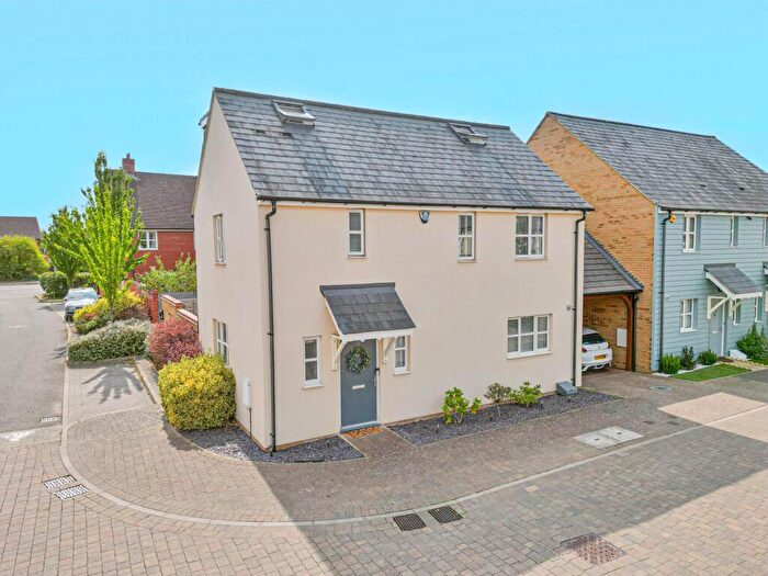 5 Bedroom Detached House For Sale In Collingwood Gardens, Brooklands, MK10