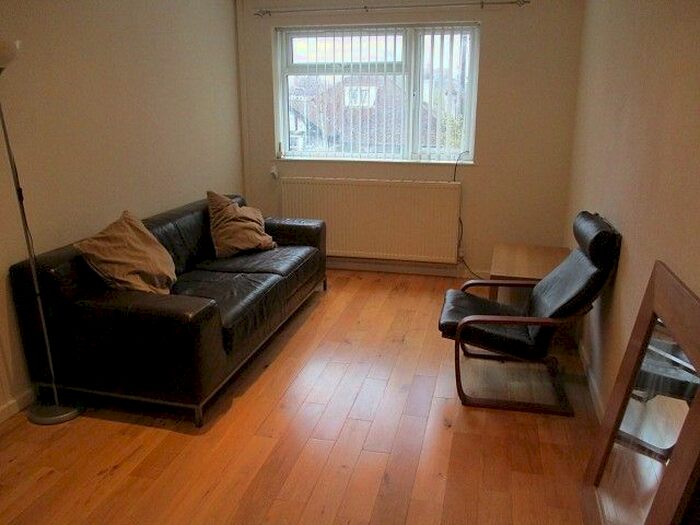 2 Bedroom Flat To Rent In Halina Court, Beeston, NG9