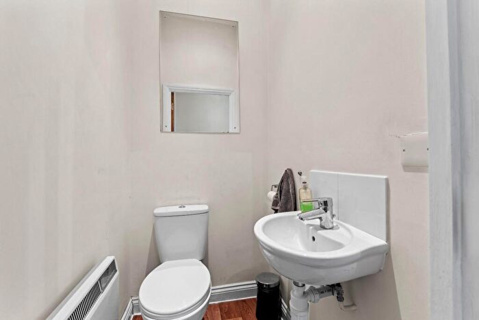 2 Bedroom Duplex For Sale In Avenue Road, Leamington Spa, CV31