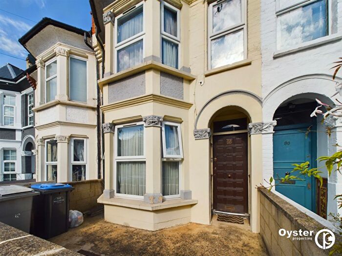 4 Bedroom Semi-Detached House To Rent In Churchill Road, London, NW2