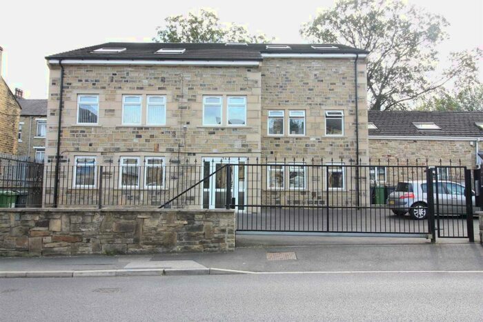 2 Bedroom Ground Flat To Rent In Fartown Green Road, Fartown, Huddersfield, HD2