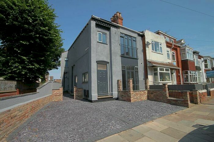 2 Bedroom Flat To Rent In Albert Road, Cleethorpes, DN35