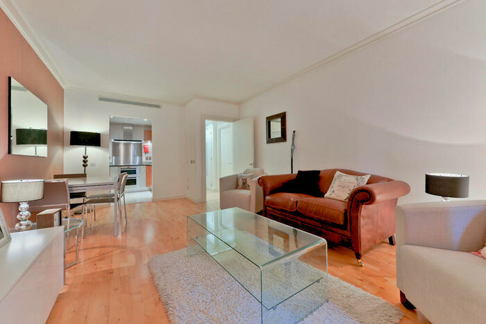 2 Bedroom Apartment To Rent In Discovery Dock Apartments, E14