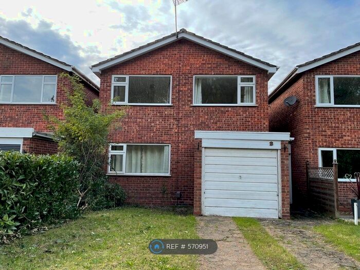 3 Bedroom Detached House To Rent In Huddisdon Close, Warwick, CV34