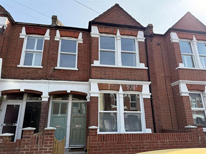 2 Bedroom Maisonette To Rent In Bickley Street, SW17