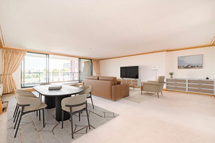 2 Bedroom Flat For Sale In Anhalt Road, Battersea, SW11