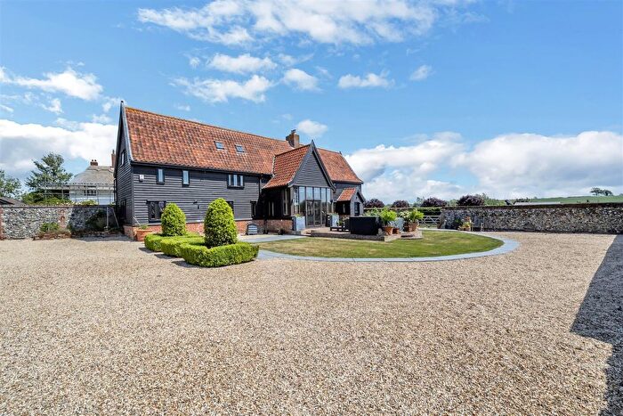 5 Bedroom Barn Conversion For Sale In High Street, Thelnetham, Diss, IP22