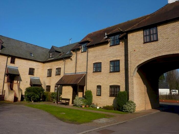 3 Bedroom Flat To Rent In Lion Yard, High Street, Ramsey, Huntingdon PE26