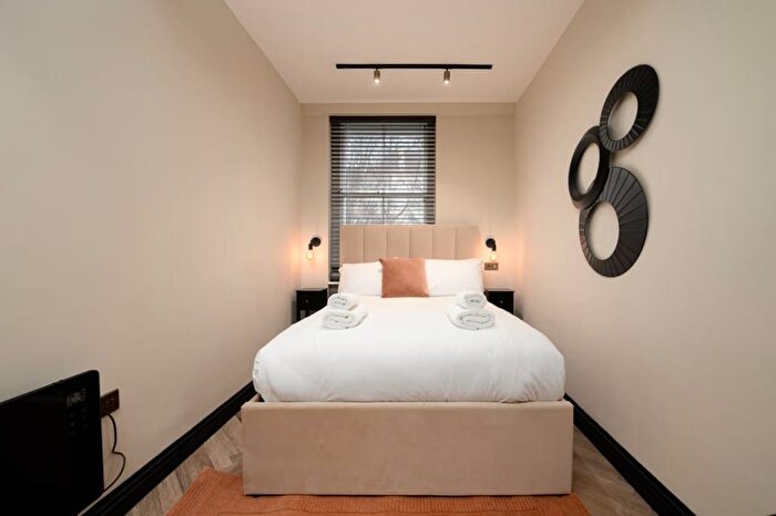 1 Bedroom Flat To Rent In Chalton Street, London Hy, Uk, London, NW1